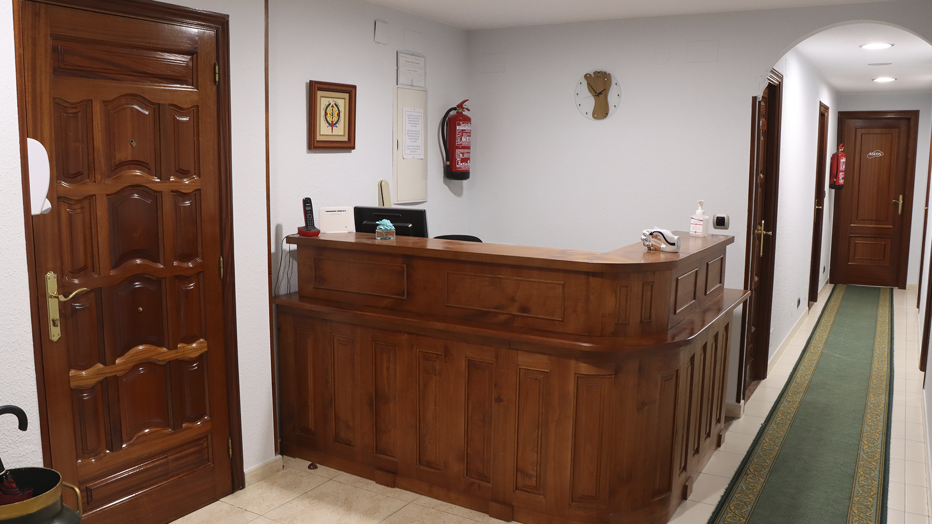 podología_Álvarez_1920x1080_recepcion2